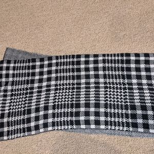 Houndstooth scarf